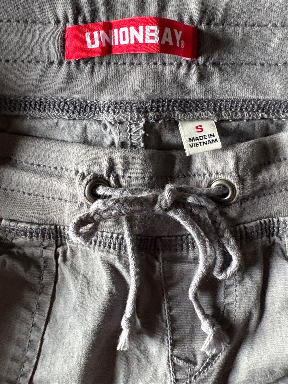 Gray shorts with front drawstring closure, UNIONBAY JB91820 Women's Size Small - Picture 4 of 5